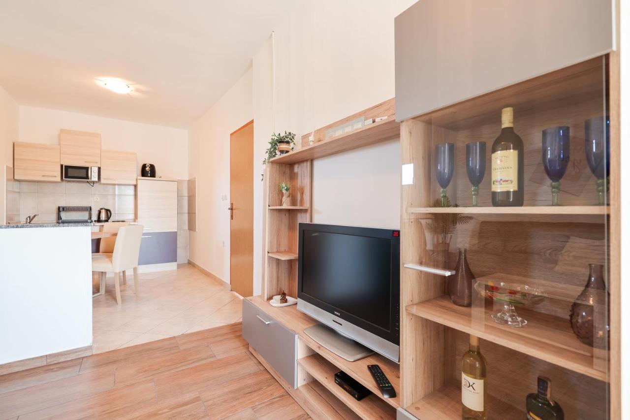 Apartments Miky Vrsi Exterior photo